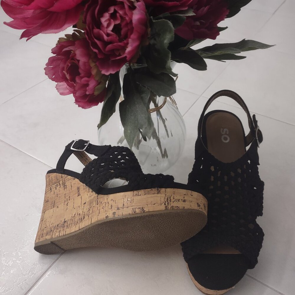 Women's wedge size 7, 4.5" high. EUC, worn on one occasion